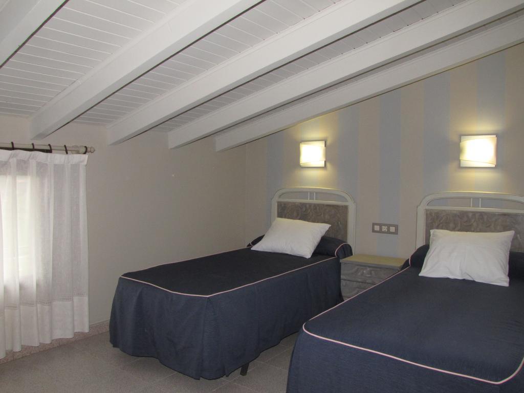 Hotel Migal كيو الغرفة الصورة